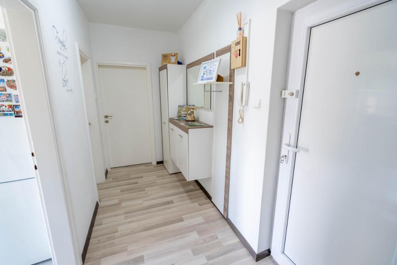Apartman M Appartement Knin Buitenkant foto