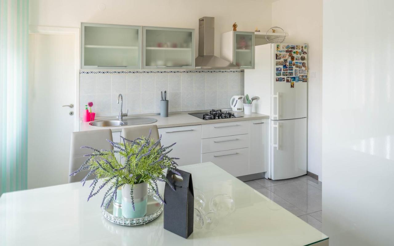 Apartman M Appartement Knin Buitenkant foto