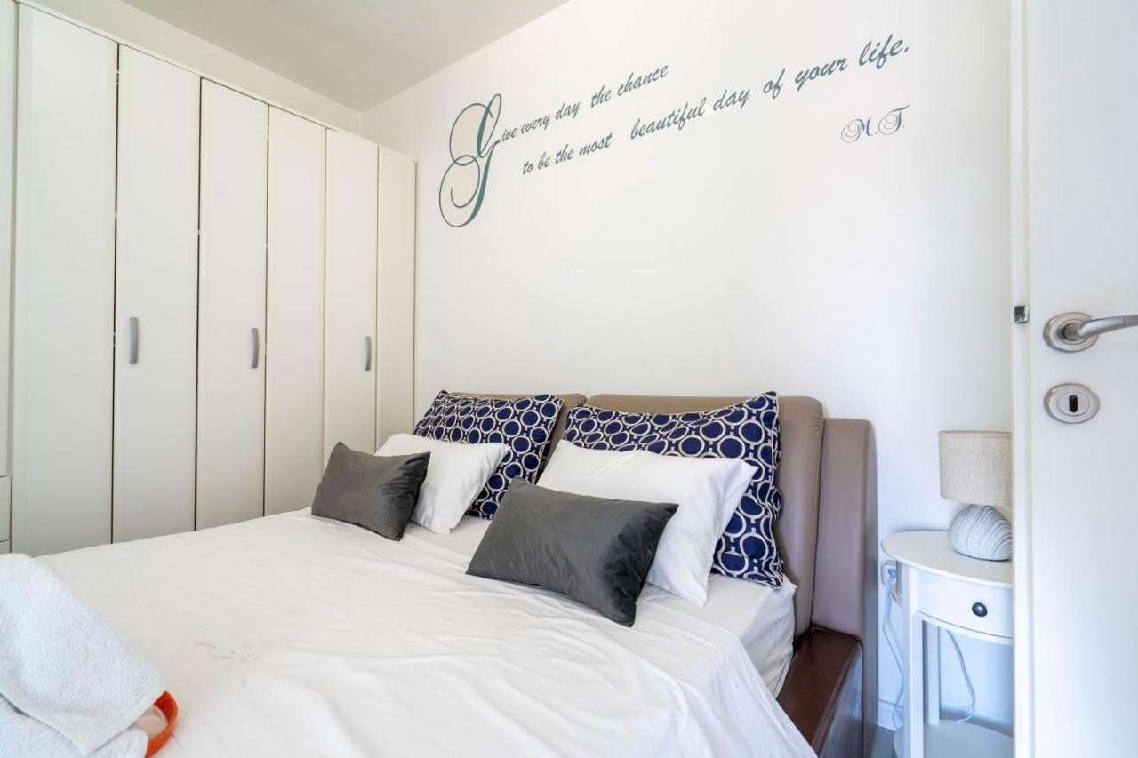 Apartman M Appartement Knin Buitenkant foto