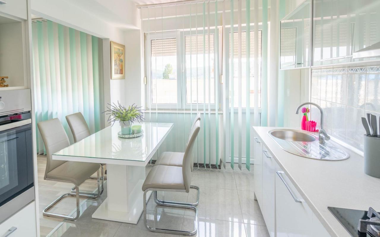 Apartman M Appartement Knin Buitenkant foto