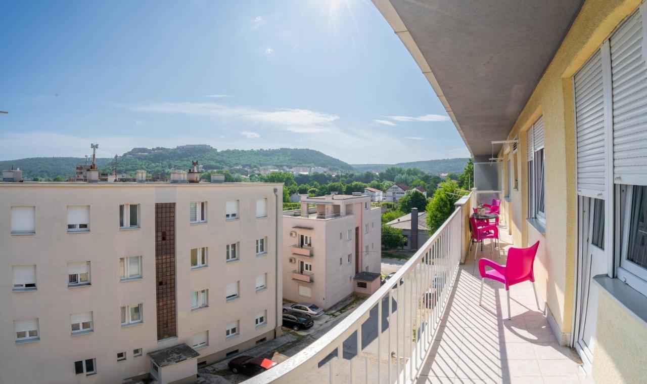 Apartman M Appartement Knin Buitenkant foto