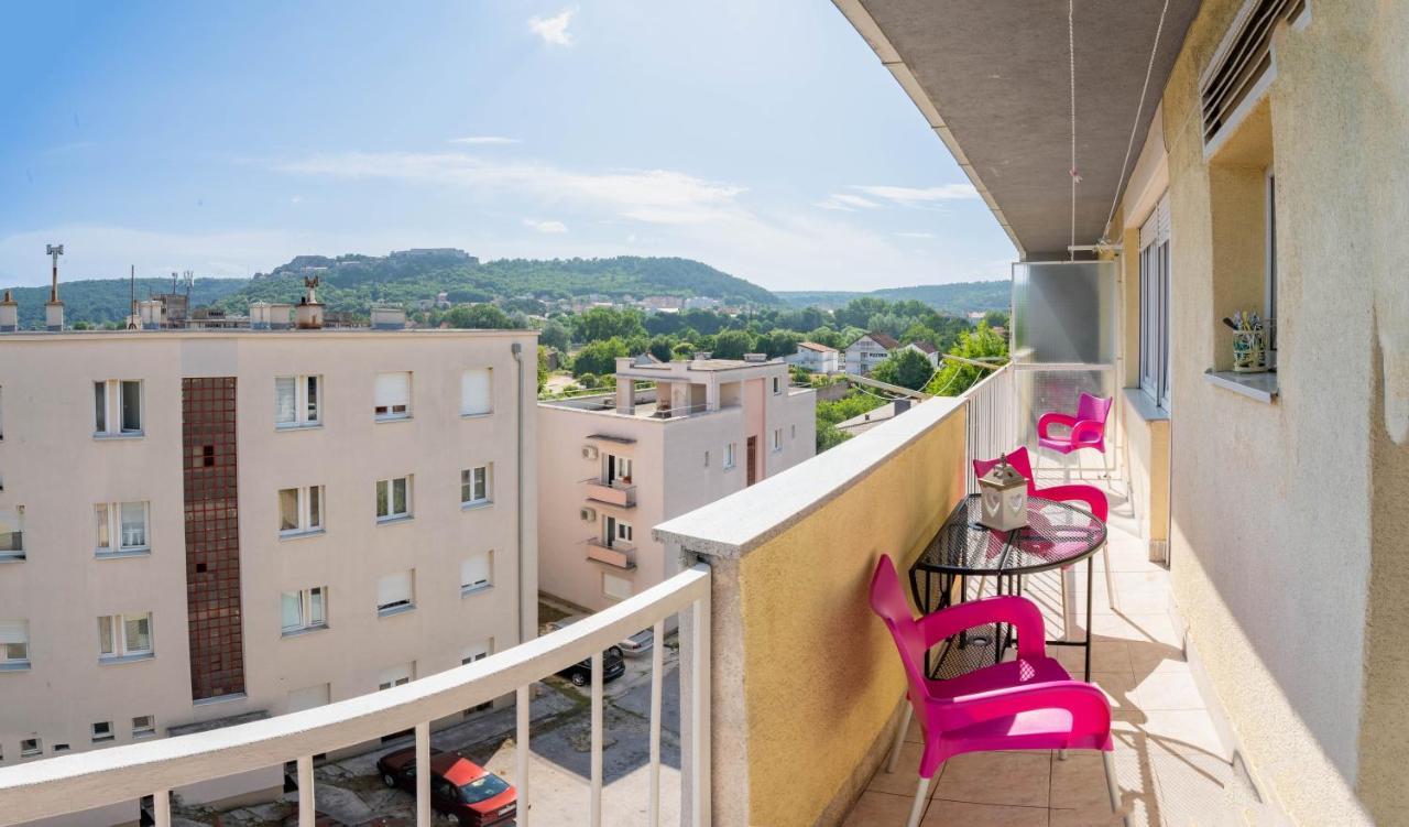 Apartman M Appartement Knin Buitenkant foto