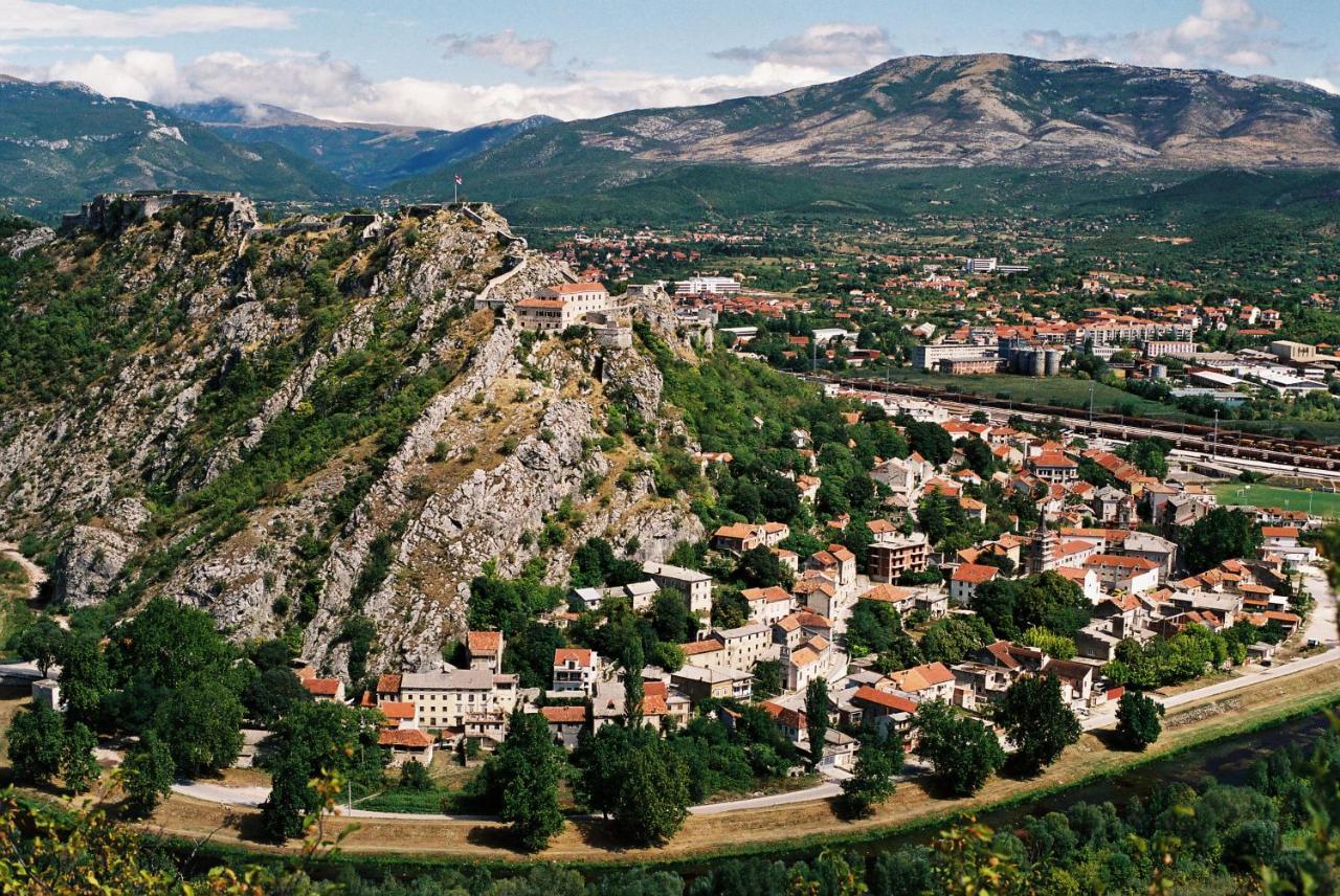 Apartman M Appartement Knin Buitenkant foto
